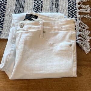 Abercrombie & Fitch Women's Crisp White Skinny Jeans